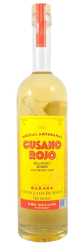 Mezcal Gusano Rojo joven artesanal de Oaxaca, México con gusano de agave
