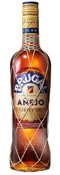 Ron Dominicano Brugal Añejo con notas de roble y chocolate suave de República Dominicana