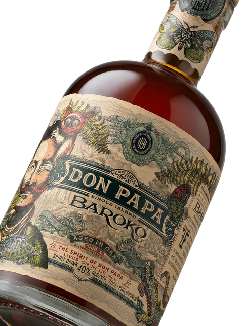 Primer plano de la botella de ron filipino Don Papa Baroko.