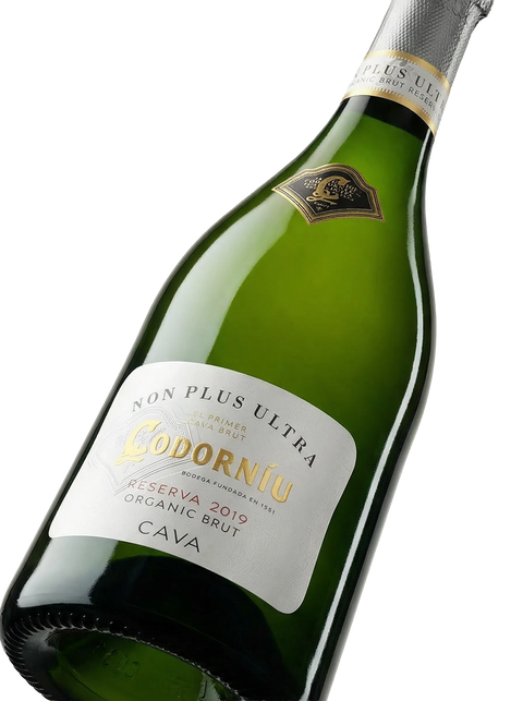 Primer plano de la etiqueta del cava Codorníu Non Plus Ultra Brut Reserva, D.O. Cava.