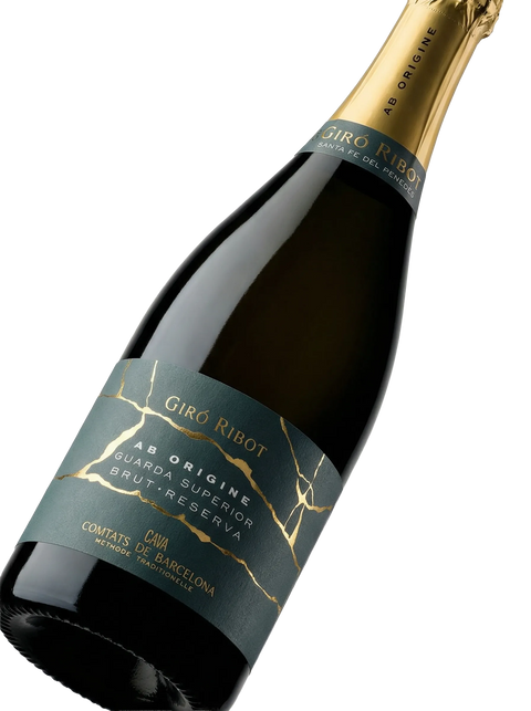 Primer plano de la etiqueta del cava Giró Ribot Ab Origine Brut Reserva, D.O. Cava.