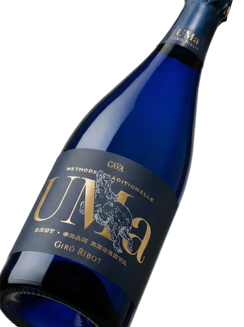 Primer plano de la etiqueta del cava Giró Ribot UMa Brut Nature Gran Reserva, D.O. Cava.