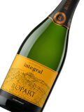 Primer plano de la etiqueta del vino espumoso Llopart Integral Brut Nature Reserva en formato Magnum (1,5 L), Corpinnat.