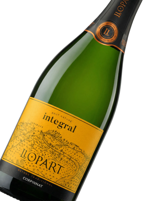 Primer plano de la etiqueta del vino espumoso Llopart Integral Brut Nature Reserva en formato Magnum (1,5 L), Corpinnat.