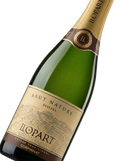 Primer plano de la etiqueta del vino espumoso Llopart Reserva Brut Nature, Corpinnat.