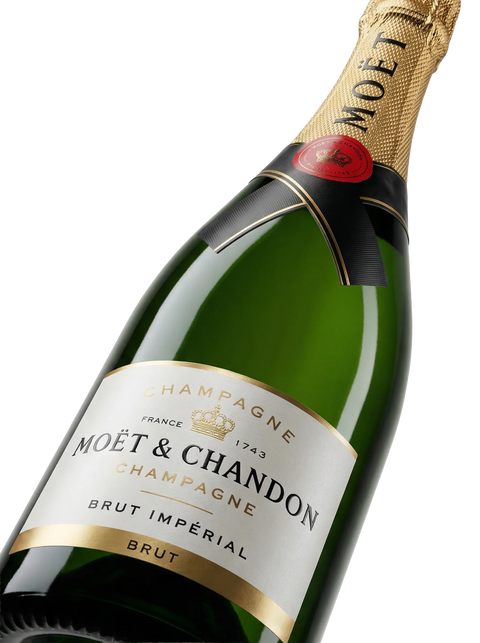 Primer plano de la etiqueta del Champagne Moët & Chandon Impérial Brut, AOC Champagne.