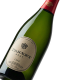 Primer plano de la etiqueta del Cava Parxet Brut, elaborado con Pansa Blanca, D.O. Cava.