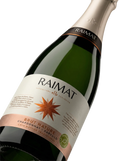Primer plano de la etiqueta del Cava Raimat Brut Nature, elaborado con Chardonnay y Xarel·lo, viticultura sostenible, D.O. Cava.