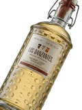 Primer plano de la botella de Mezcal Los Danzantes Reposado.