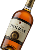 Primer plano de la botella de Ron Botran Añejo 8 Años de Guatemala.