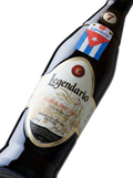 Primer plano de la característica botella de Legendario Elixir de Cuba 7 Años.