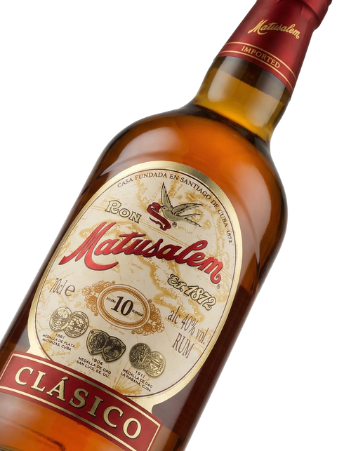 Primer plano de la botella de Ron Matusalem Clásico 10 Años.
