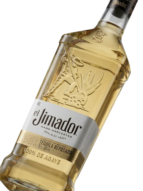 Primer plano de la botella cuadrada clásica de Tequila El Jimador Reposado.