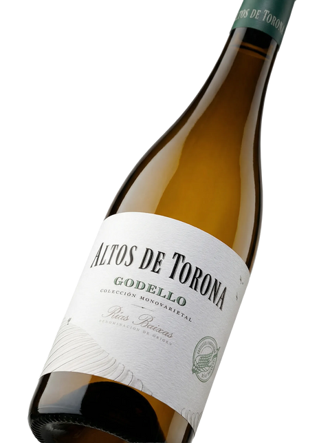 Primer plano de la etiqueta del vino blanco Altos de Torona Godello, D.O. Rías Baixas.