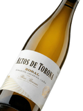 Primer plano de la botella de vino blanco Altos de Torona Rosal.