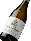 Primer plano de la botella de vino blanco Pago de Otazu Chardonnay con Crianza 2021.