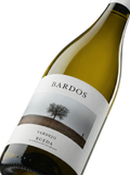 Primer plano de la etiqueta del vino blanco Bardos Verdejo, D.O. Rueda.