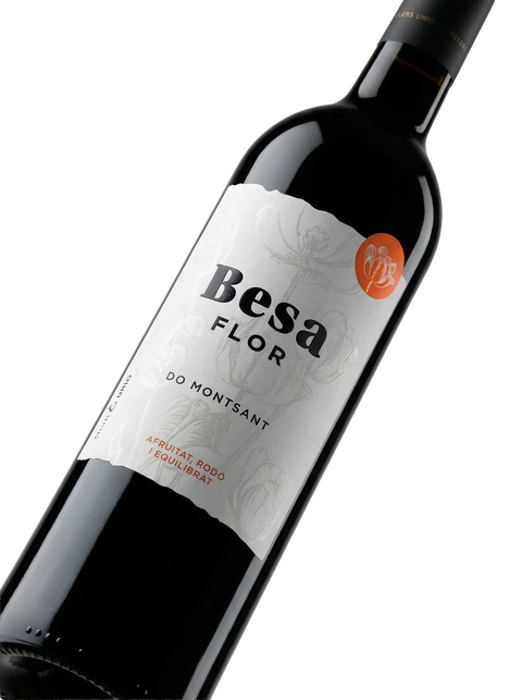 Primer plano de la etiqueta del vino tinto Besa Flor, D.O. Montsant