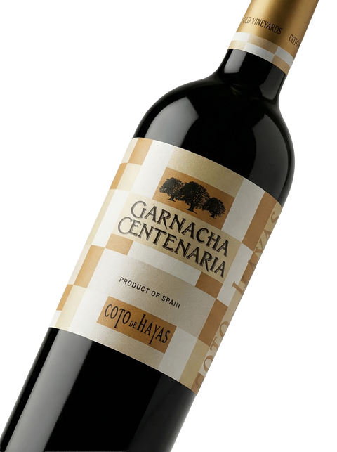 Primer plano de la etiqueta del vino tinto Coto de Hayas Garnacha Centenaria, D.O. Campo de Borja.