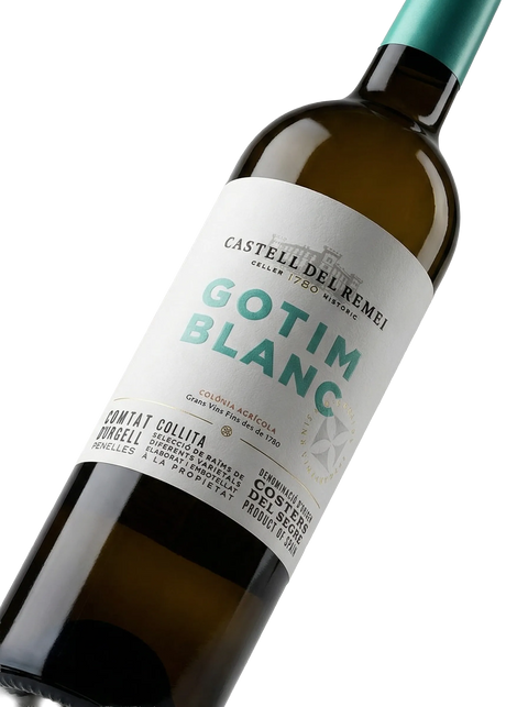 Primer plano de la etiqueta del vino blanco Gotim Blanc de Castell del Remei, D.O. Costers del Segre
