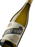 Primer plano de la etiqueta del vino blanco Hacienda López de Haro, D.O.Ca. Rioja.