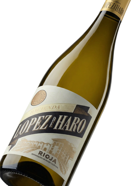 Primer plano de la etiqueta del vino blanco Hacienda López de Haro, D.O.Ca. Rioja.