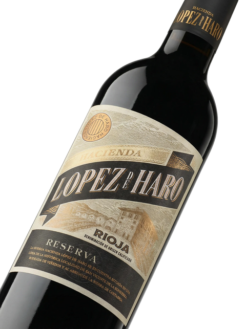 Primer plano de la etiqueta del vino tinto Hacienda López de Haro Reserva, D.O.Ca. Rioja.