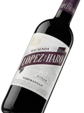 Primer plano de la etiqueta del vino tinto Hacienda López de Haro Tempranillo, D.O.Ca. Rioja.