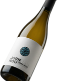 Primer plano de la etiqueta del vino blanco joven Jorn Nou Petit Blanc de Altavins, D.O. Terra Alta.