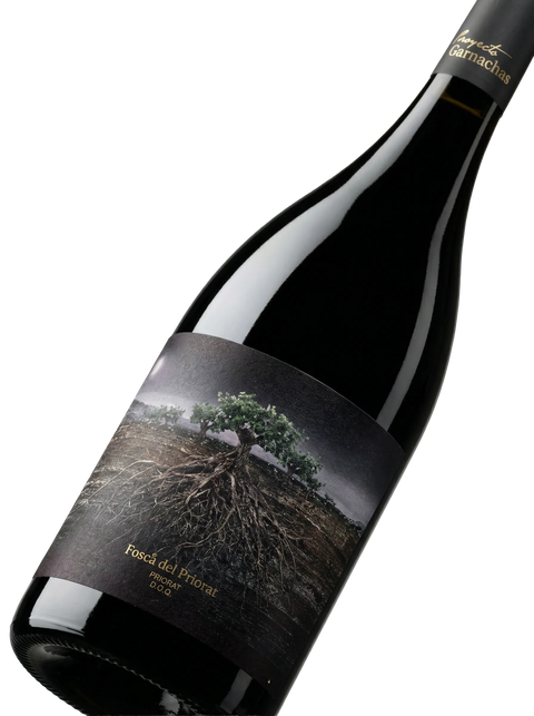 Primer plano de la etiqueta del vino tinto La Garnatxa Fosca del Priorat, D.O.Q. Priorat.