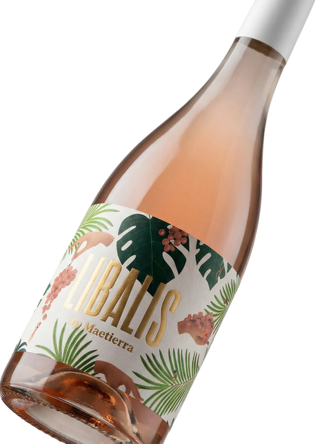 Primer plano de la etiqueta del vino rosado Libalis Rosé de Maetierra, elaborado con Garnacha y Moscatel, V.T. Valles de Sadacia.