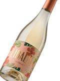 Primer plano de la etiqueta del vino blanco Libalis Semidulce, elaborado con Moscatel, V.T. Valles de Sadacia.