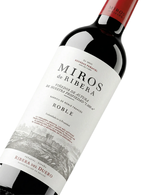 Primer plano de la etiqueta del vino tinto Miros de Ribera Roble, D.O. Ribera del Duero.