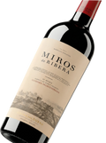 Primer plano de la etiqueta del vino tinto Miros de Ribera Vendimia Seleccionada, D.O. Ribera del Duero.