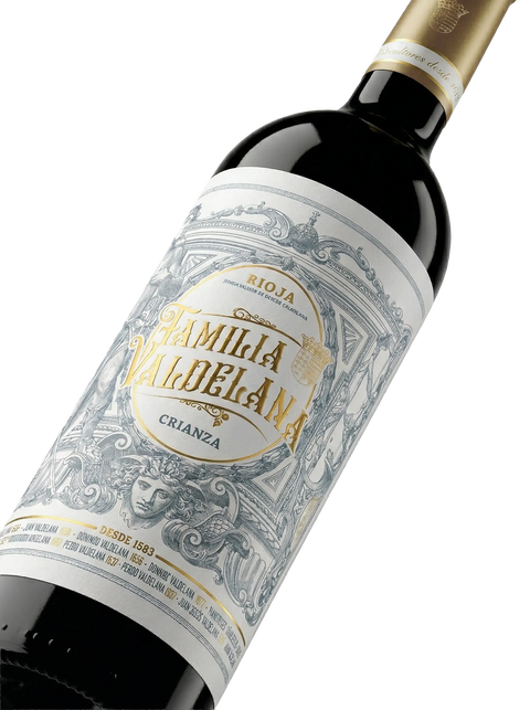 Primer plano de la botella de vino tinto Familia Valdelana Crianza.