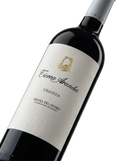 Primer plano de la botella de vino tinto Tierra Aranda Crianza.