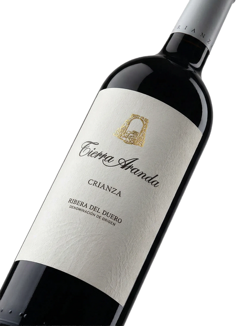Primer plano de la botella de vino tinto Tierra Aranda Crianza.