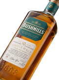 Detalle etiqueta Single Malt Irish Whiskey Bushmills 10 Years Miel Vainilla Triple Destilado Irlanda
