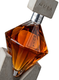 Detalle botella diamante Single Malt Irish Whiskey Muja Diseño Exclusivo Premium Irlanda
