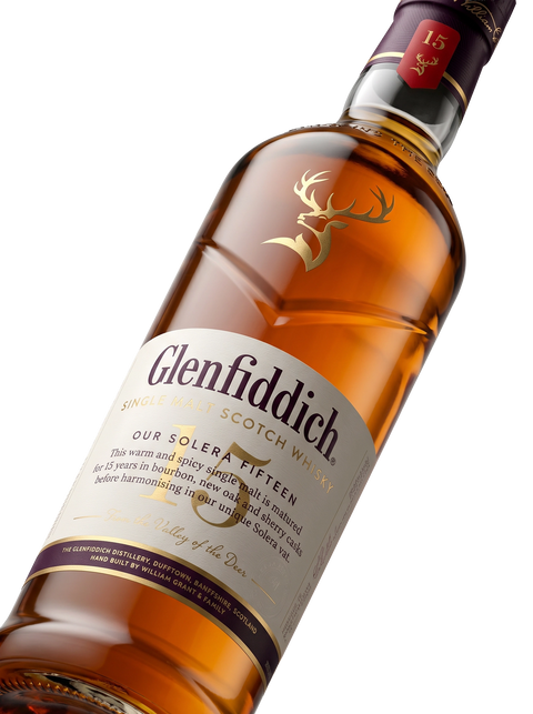 Detalle etiqueta Single Malt Scotch Whisky Glenfiddich 15 Years Solera Vat Bourbon Sherry Oak