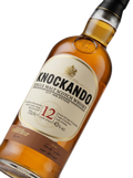 Detalle etiqueta Speyside Single Malt Scotch Whisky Knockando 12 Years Little Black Hill Speyside