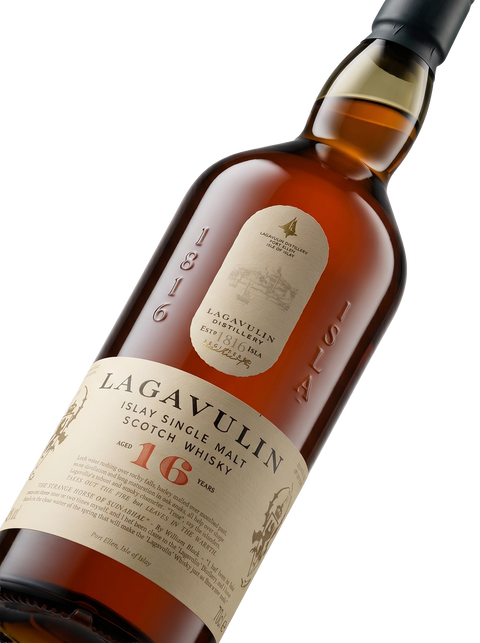 Detalle etiqueta Islay Single Malt Scotch Whisky Lagavulin 16 Years Destilería 1816 Isle of Islay